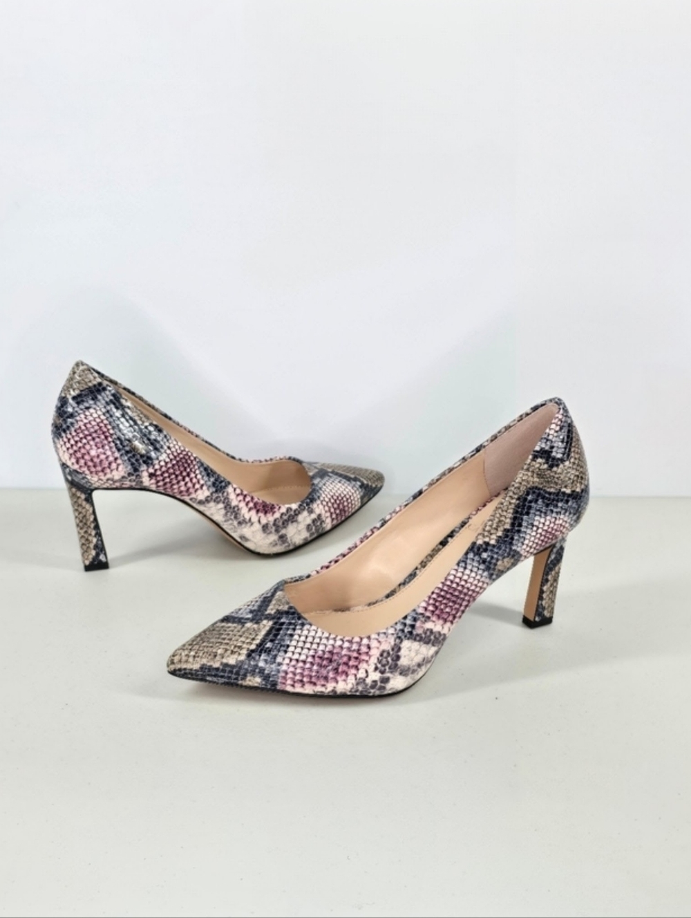 Vince Camuto Retsie Leather Pointed Toe Pumps Multicolor Snakeskin Size 7.5